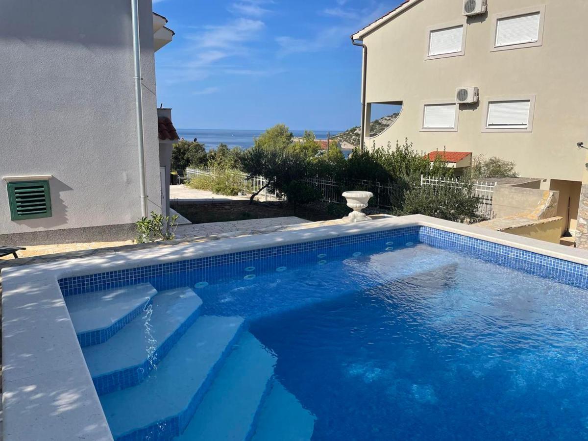 Villa Luger Eg Ražanj Buitenkant foto