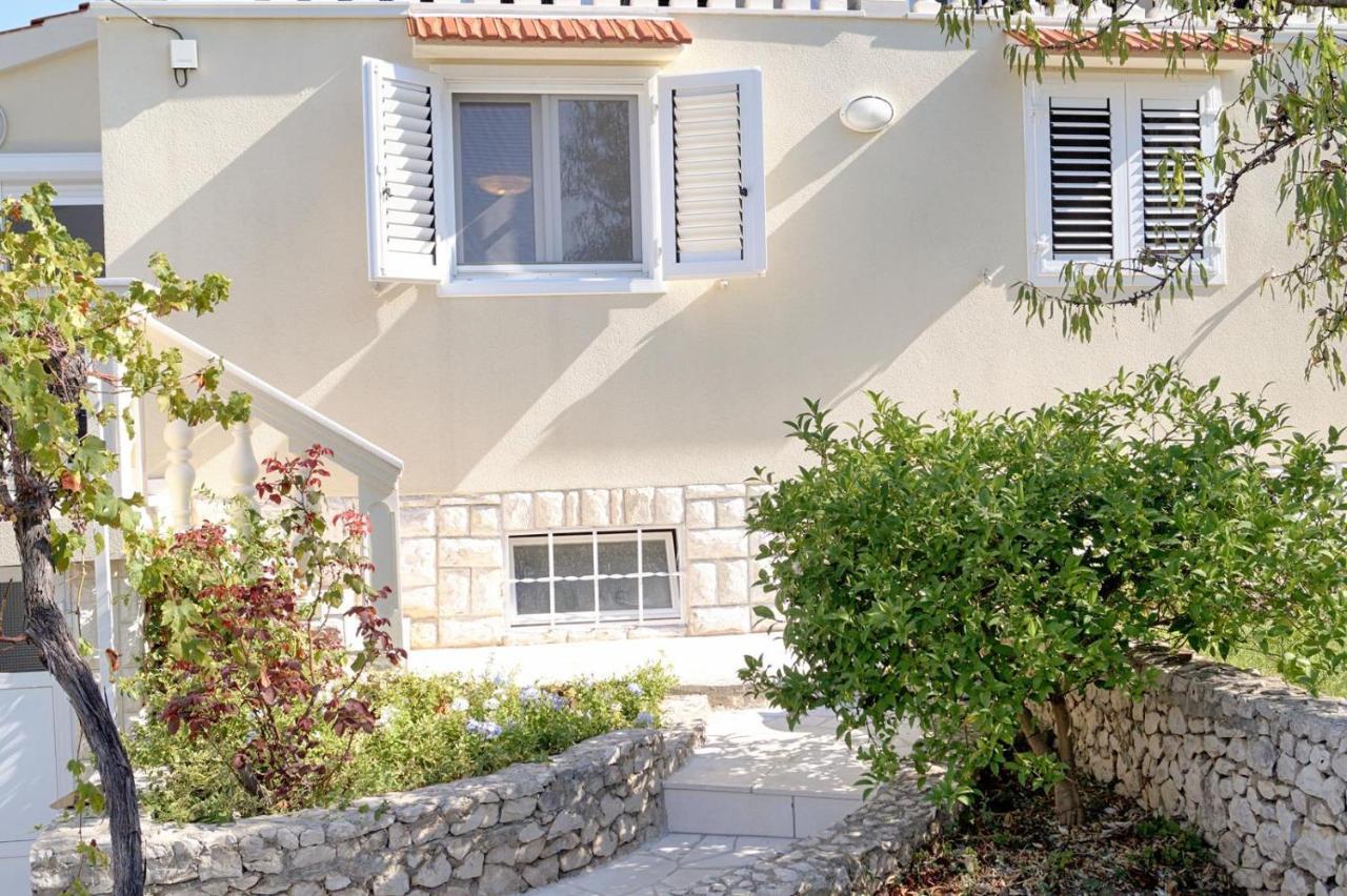 Villa Luger Eg Ražanj Buitenkant foto